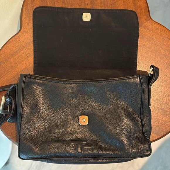 Tommy Hilfiger  shoulder bag  satchel
Pebbled leather  Black  brushed Silvertone - Picture 6 of 16